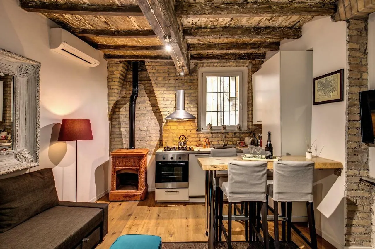 Farnese House In Rome Apartment Italy